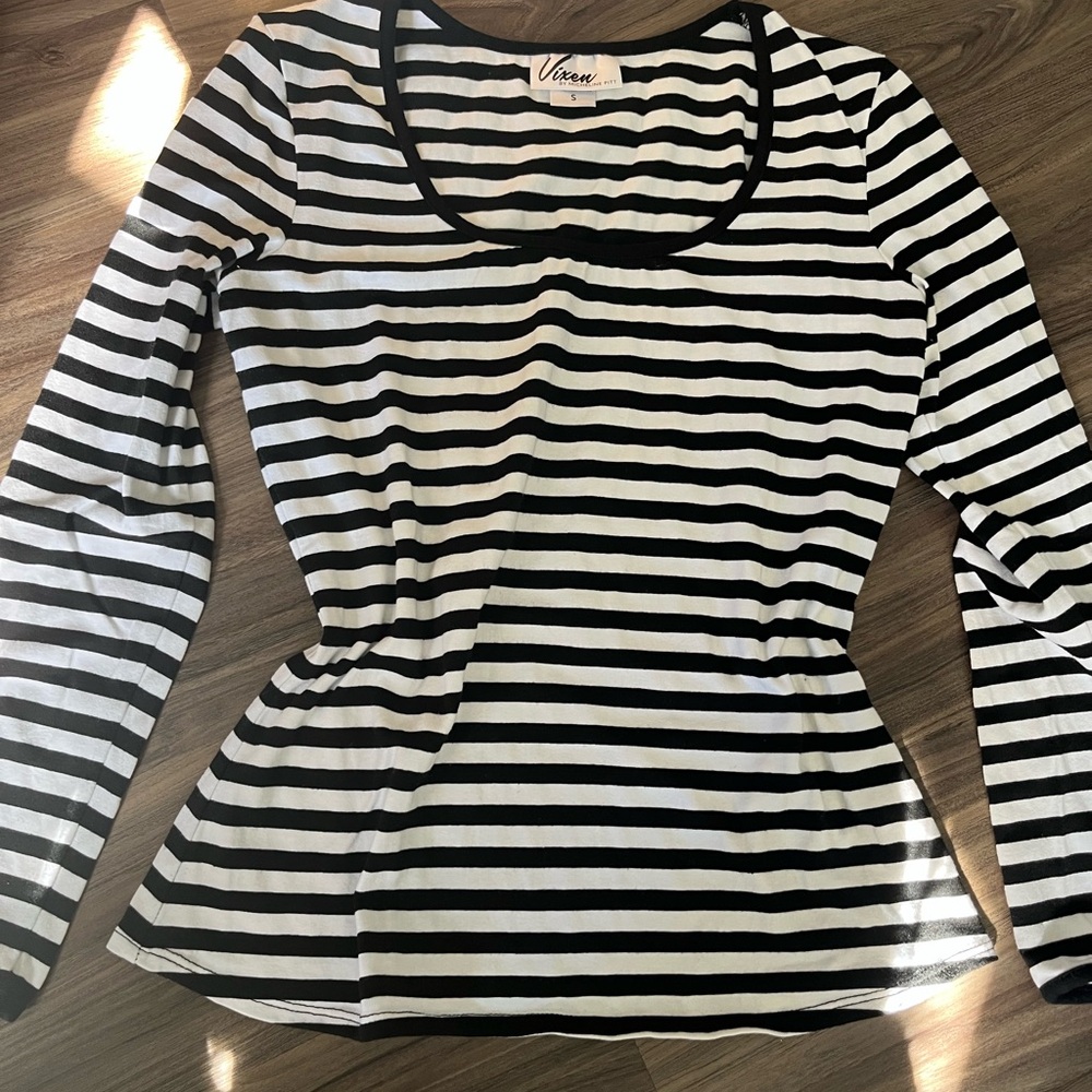 Vixen by Micheline Pitt Black and White Striped Long Sleeve Top